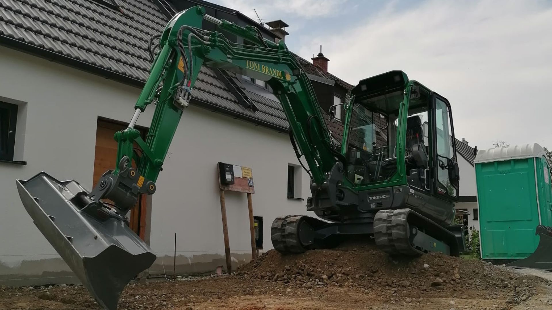 Takeuchi TB250-2 – Kompaktbagger im Fuhrpark von Baggerbetrieb Brandl