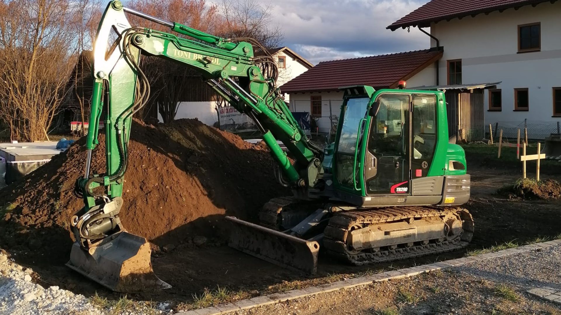 Takeuchi TB290 – Kompaktbagger im Fuhrpark von Baggerbetrieb Brandl
