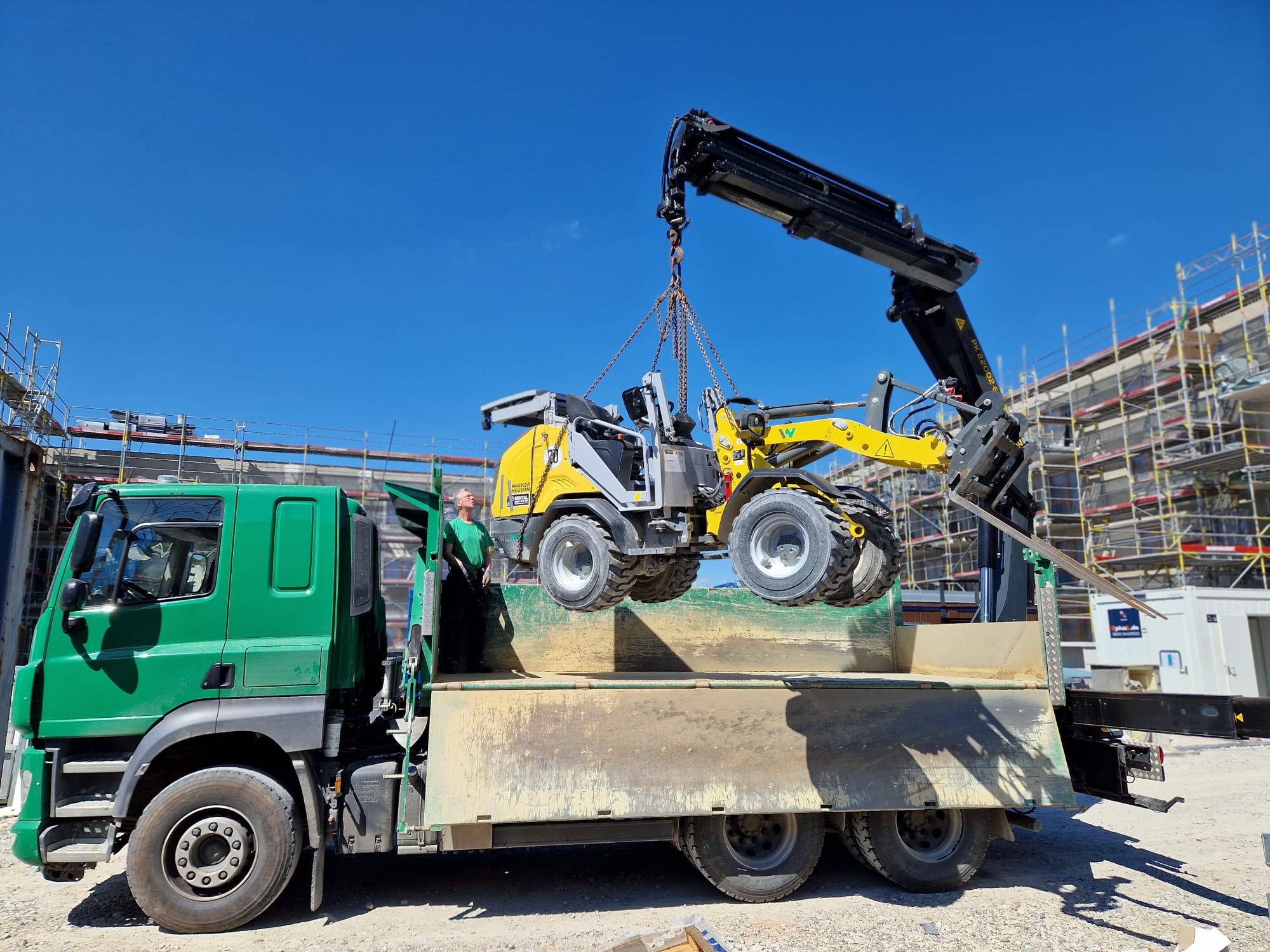 DAF CF 480 – 3-Achskipper im Fuhrpark von Baggerbetrieb Brandl