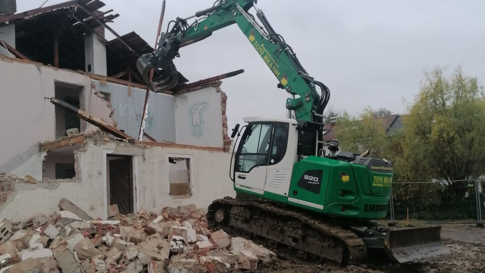 Abriss / Anlieferung – Baggerbetrieb Brandl